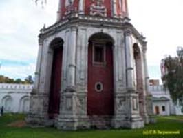  .    (2- . XVI ),     ( XVII ) / Novodevichy cloister. Smolensk Odigitria cathedral (mid. 16th c.), other buildings (end 17th cent.)