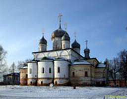 -.  .    (. XVI ),   (1710) / Pereslavl-Zalessky. Fyodorovsky cloister. Fyodor Stratilat cloister (mid. 16th c.), Vvedenskaya church (1710) 