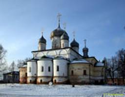 -.  .    (. XVI ),   (1710) / Pereslavl-Zalessky. Fyodorovsky cloister. Fyodor Stratilat cloister (mid. 16th c.), Vvedenskaya church (1710) 