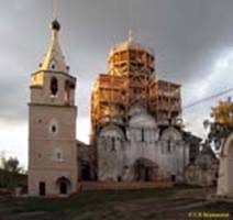  / STARITSA   .   (. 1530 ),     (1570),     (1694) / Uspensky cloister. Uspensky cathedral (abt. 1530), refectory with Vvedenskaya church (1570)