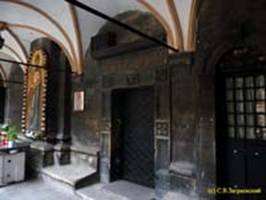  / LVIV    (XVI ) / Three Holy Hierarchs chapel (16th cent.)
