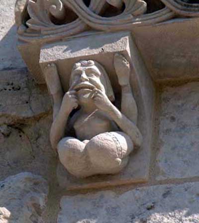 A fragment of decoration of the Church of St. Peter in Fontaine d Osijek (Fontaines d Ozillac), the Department of Charente Maritime (Charente-Maritime), France.