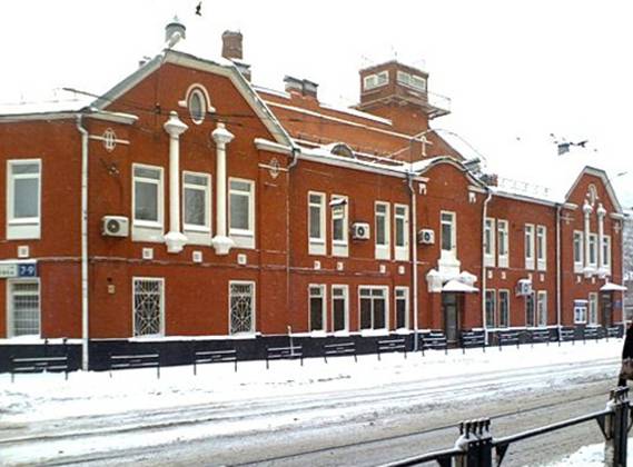The main facade of an administrative building depot.