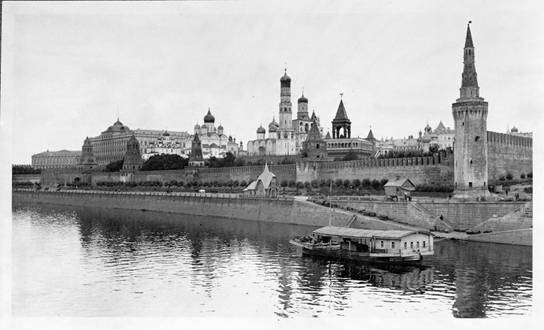 The Moscow Kremlin on pictures 1909.