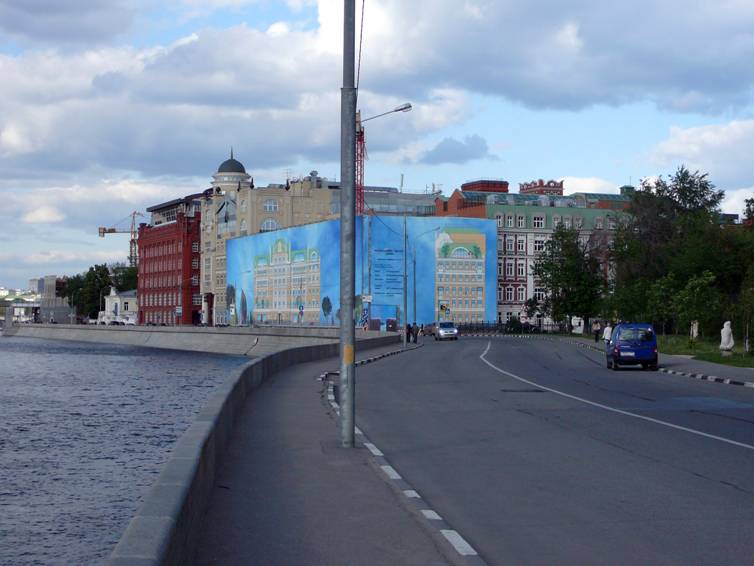 This is the whole quarter of conditional imitations, repeating the form of the old buildings only about  between Crimean Embankment and Yakimanka.