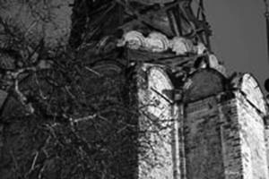 Light and shadow (Pyotr Mitropolit church in Pereslavl)