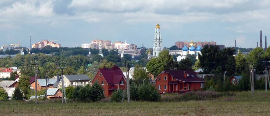 The wide panorama of new buildings has already risen above the Lavra's Dormition Cathedral. Maybe, soon higher than the bell tower rises.