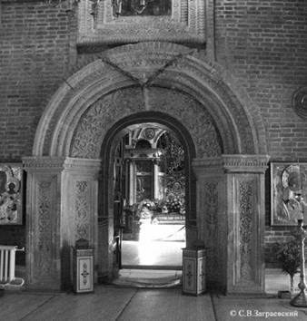 The Western portal of the Cathedral of the Settlement.