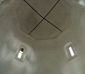 The body between the first and second tiers of the Church of Metropolitan Alexei. Bottom view.